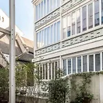 Two Bd Modern Loft Near Montmartre!