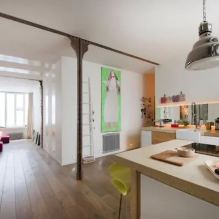 Two Bd Modern Loft Near Montmartre! Appartamento Parigi
