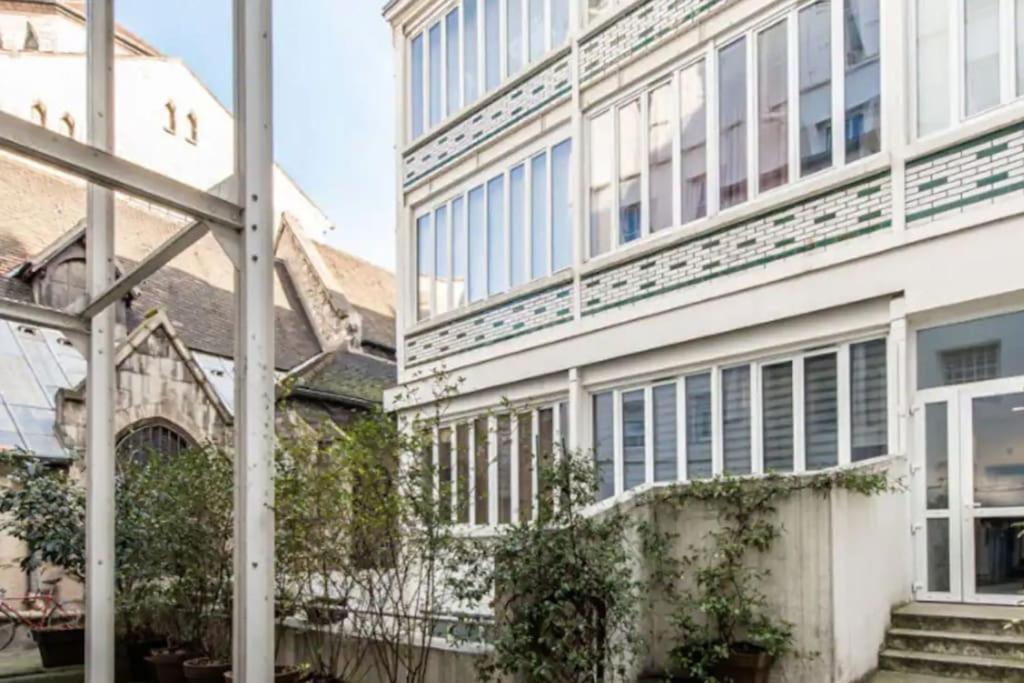 Two Bd Modern Loft Near Montmartre! *